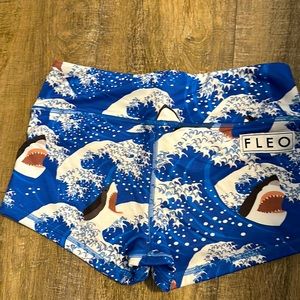 Fleo shark shorts